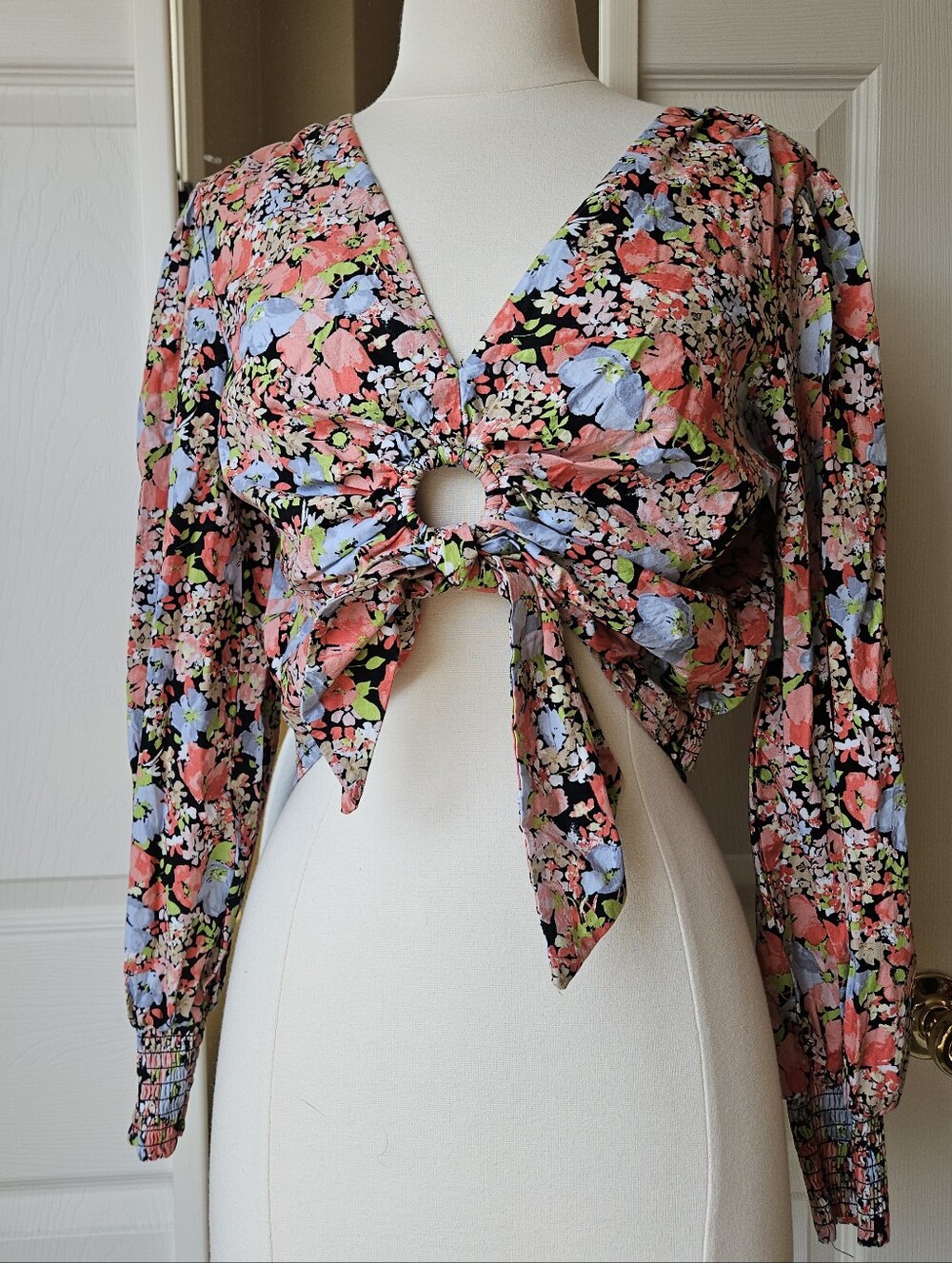 SO Hippie Colorful Cropped Top Floral Hipster Groovy Long Sleeve Blouse Medium